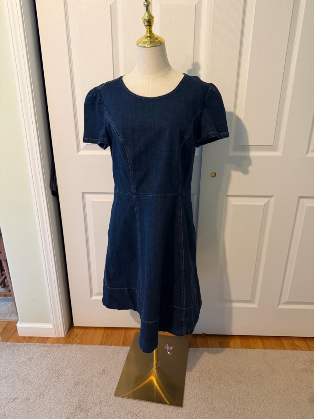 Dress - Picture 1 of 6